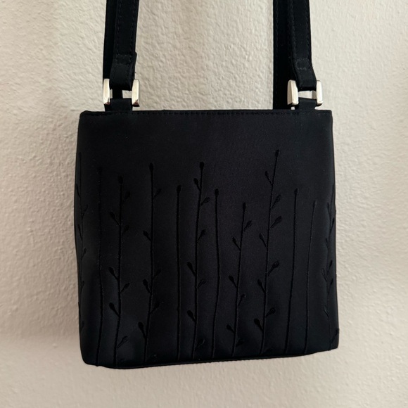 Pretty Black Satin Finish Vine Pattern Evening Bag - Picture 8 of 10